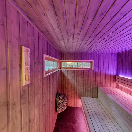Lodge In Een Bosrijke Omgeving Met Hottub & Sauna Opt Rheezerveen Extérieur photo