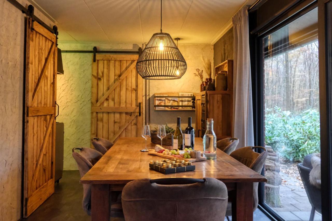 Lodge In Een Bosrijke Omgeving Met Hottub & Sauna Opt Rheezerveen Extérieur photo