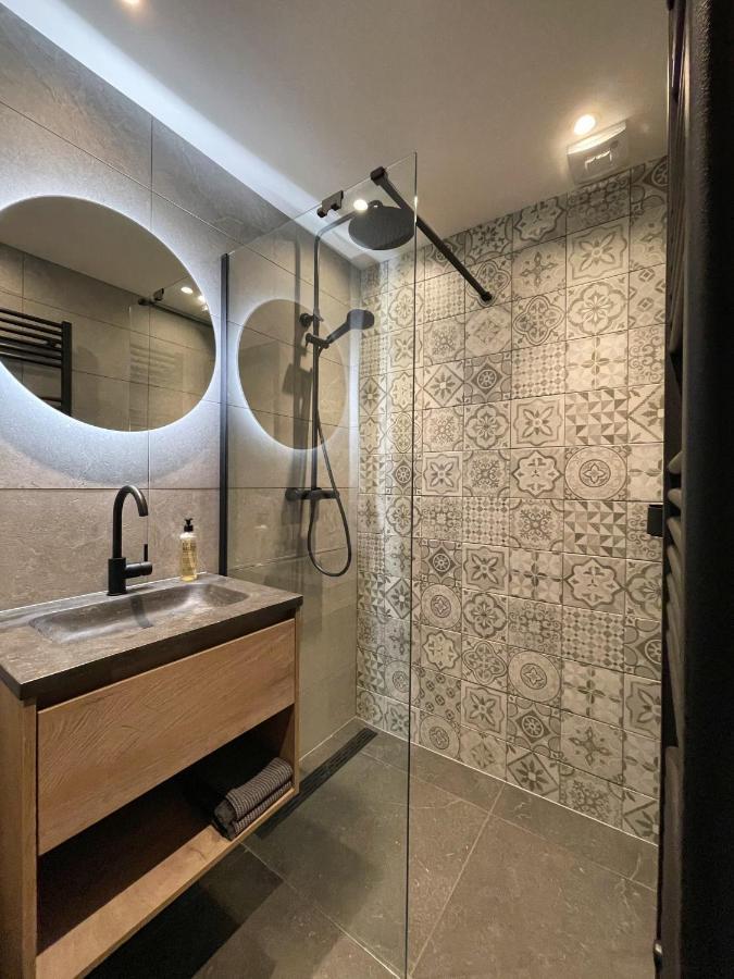 Lodge In Een Bosrijke Omgeving Met Hottub & Sauna Opt Rheezerveen Extérieur photo