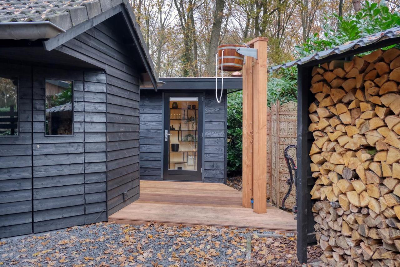 Lodge In Een Bosrijke Omgeving Met Hottub & Sauna Opt Rheezerveen Extérieur photo